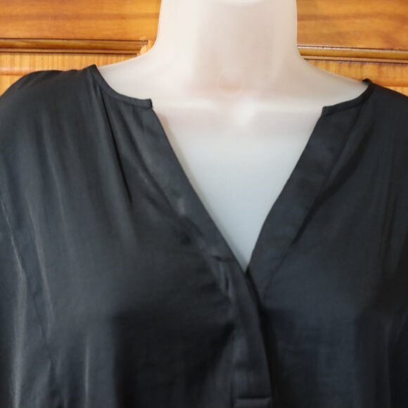 Banana Republic Black V-Neck Blouse XL - Picture 2 of 9